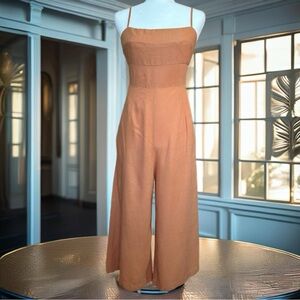 Petal & Pup Cotton/Linen jumpsuit with adjustable shoulder straps. Size 6